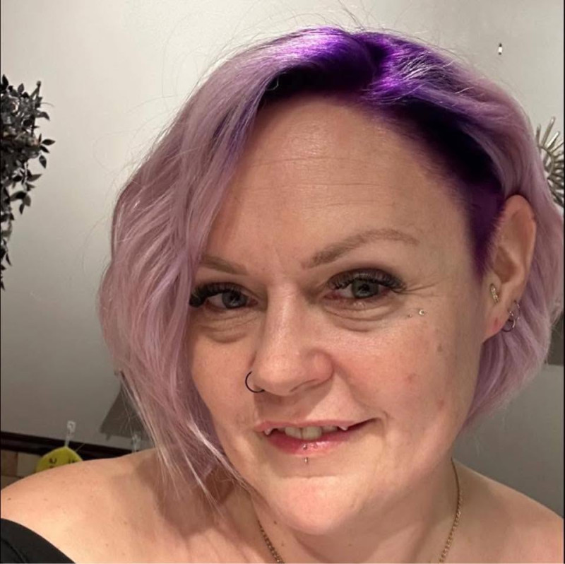 Photo de Anick Gravel, B. Ed. Intervenante psychosociale en pratique privée et formée en zoothérapie
